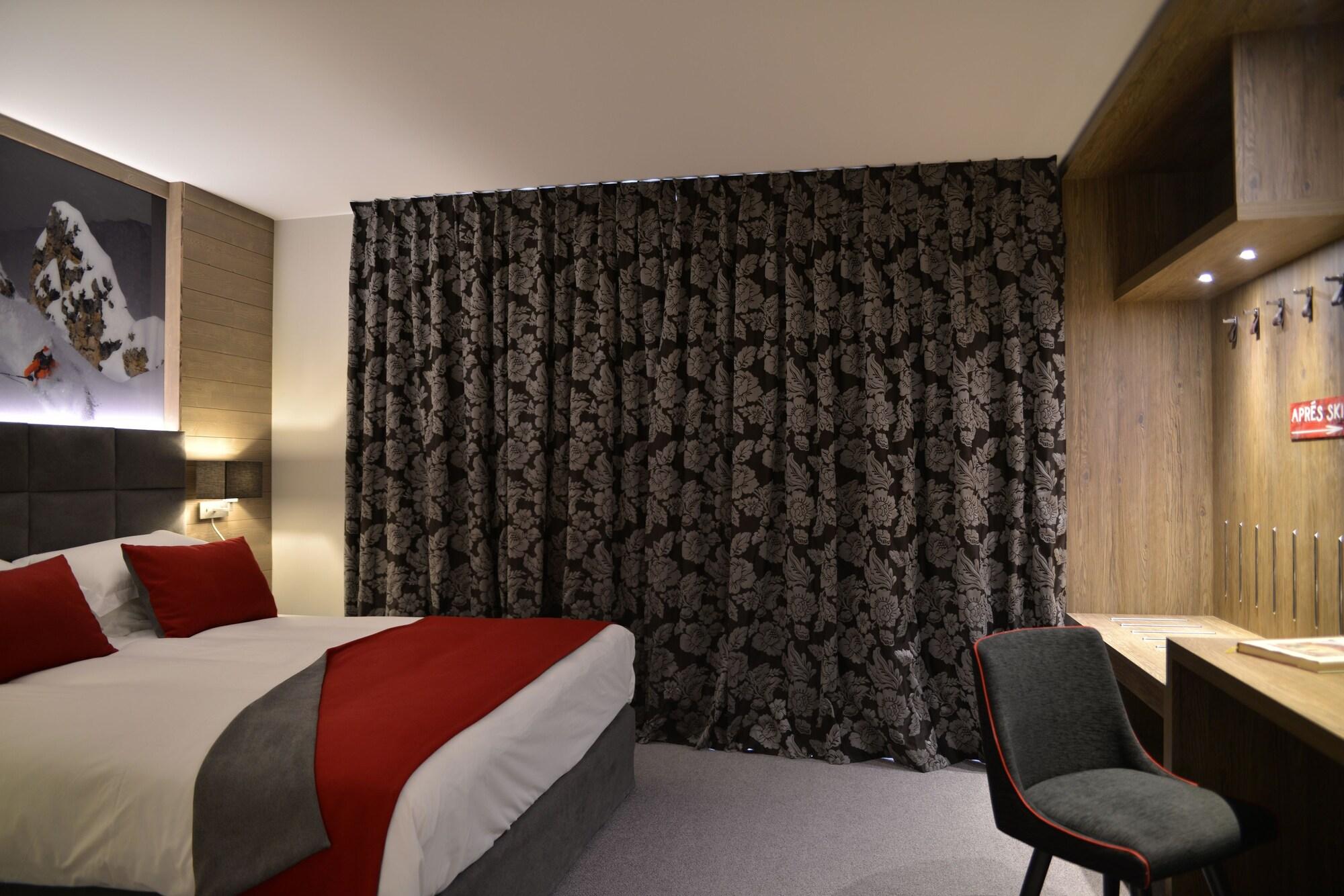 Ily Hotels & Spa La Rosiere Montvalezan エクステリア 写真